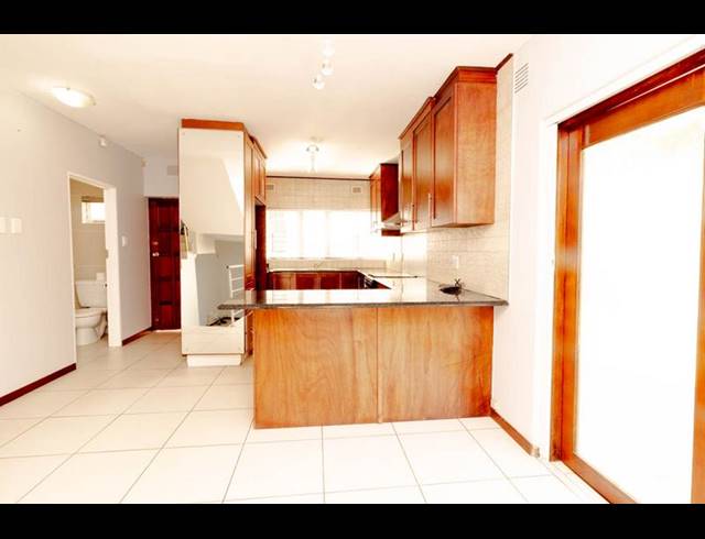 3 BEDROOM TOWNHOUSE FOR SALE IN UMHLANGA ROCKS